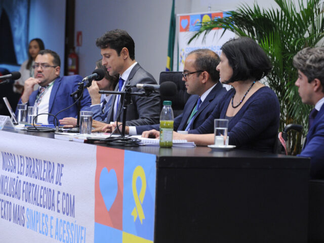MDHC defende fortalecimento da legislação existente em debate sobre novo Código de Inclusão com deputados